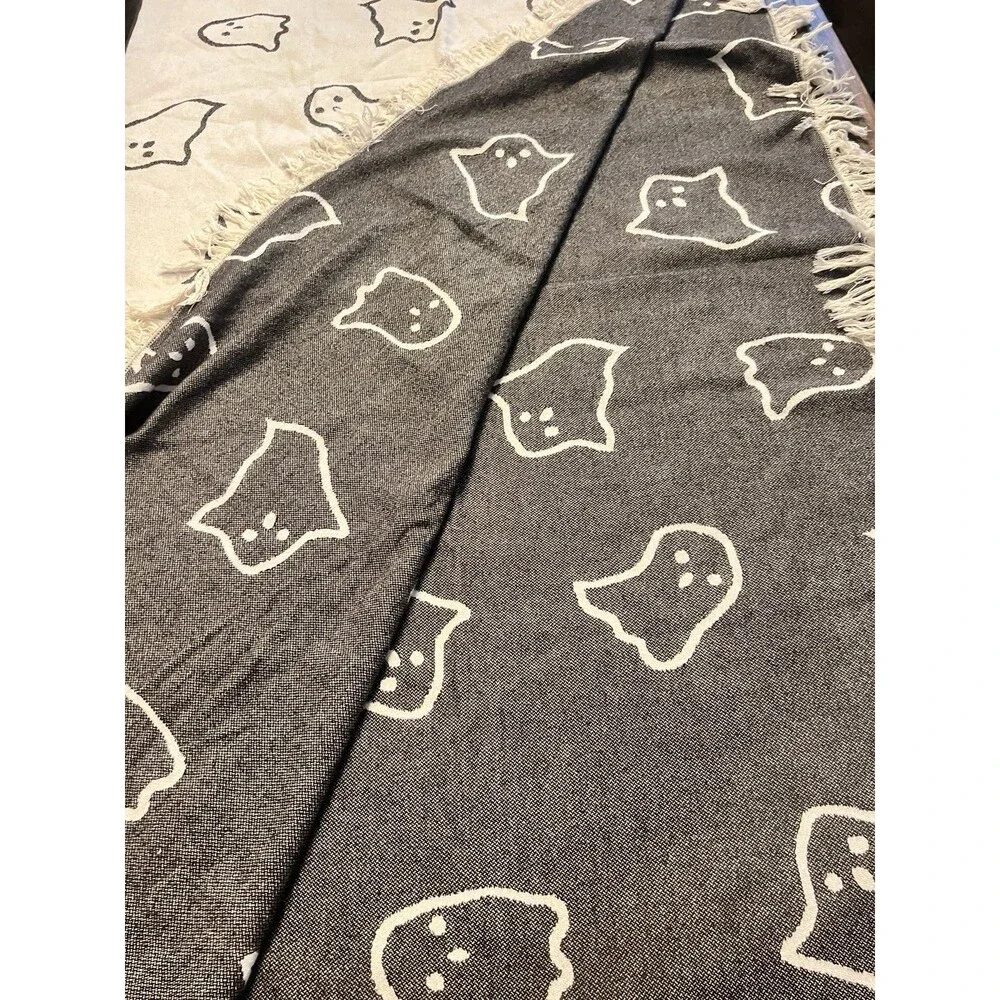 IKEA White Ghosts on Black KUSTFYR Throw Blanket 205.995.83 51x67